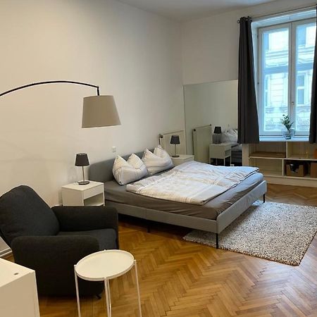 100M2 Apartment Naehe 1010 Wien Luaran gambar
