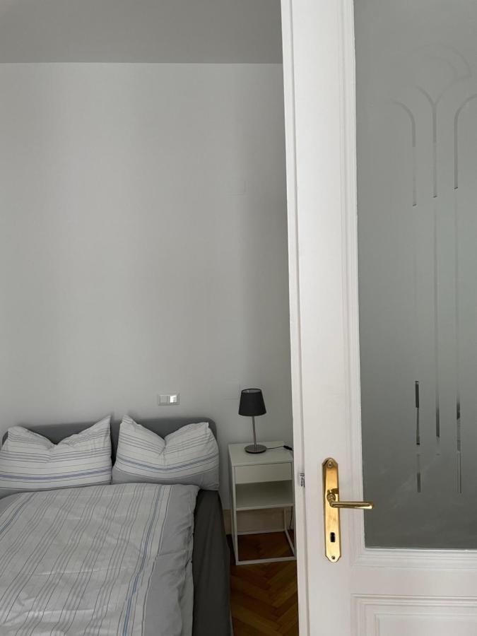 100M2 Apartment Naehe 1010 Wien Luaran gambar