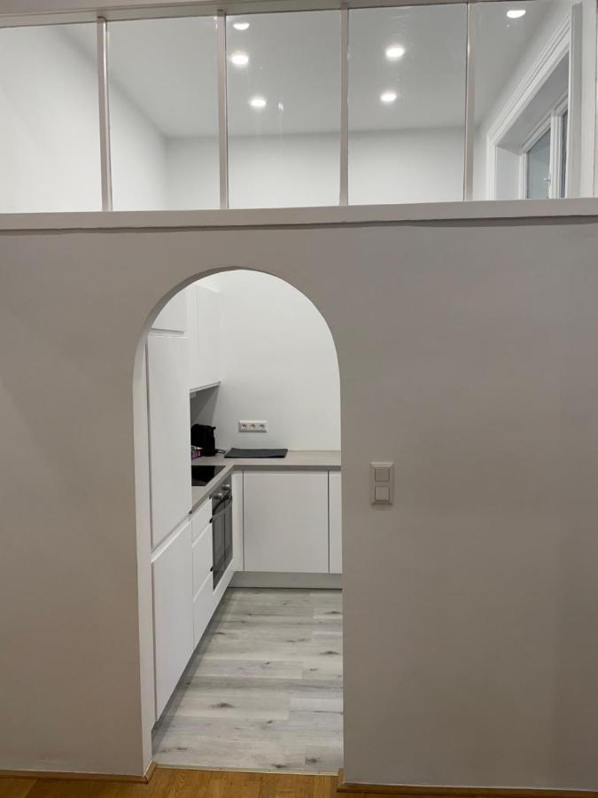 100M2 Apartment Naehe 1010 Wien Luaran gambar