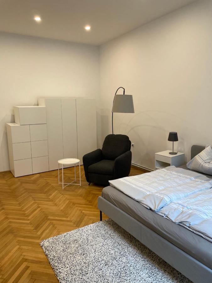 100M2 Apartment Naehe 1010 Wien Luaran gambar