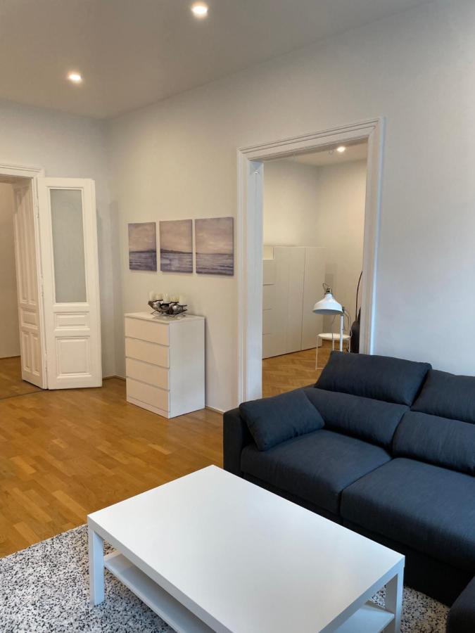 100M2 Apartment Naehe 1010 Wien Luaran gambar