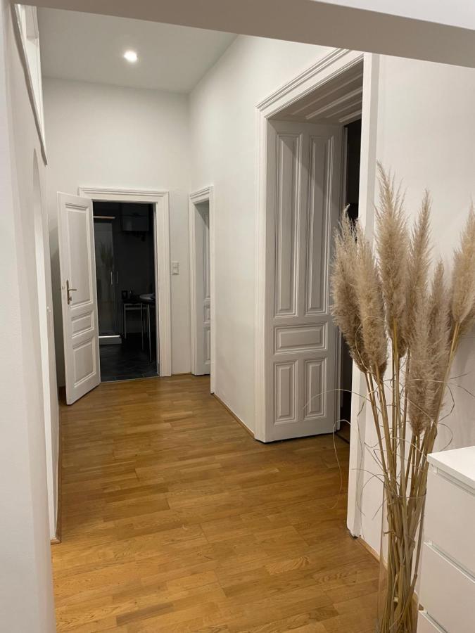 100M2 Apartment Naehe 1010 Wien Luaran gambar